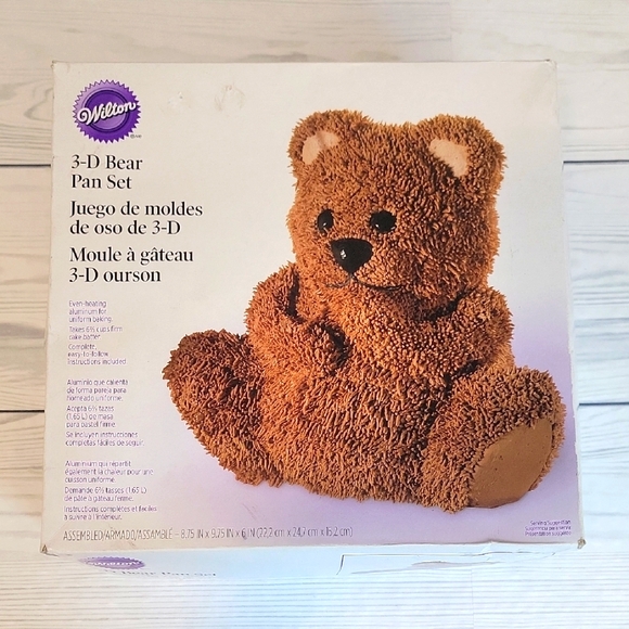 Wilton 3-D Bear Cake Pan Retired